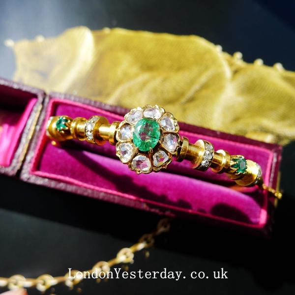 VICTORIAN 15CT GOLD NATURAL EMERALD ROSE CUT DIAMOND BANGLE
