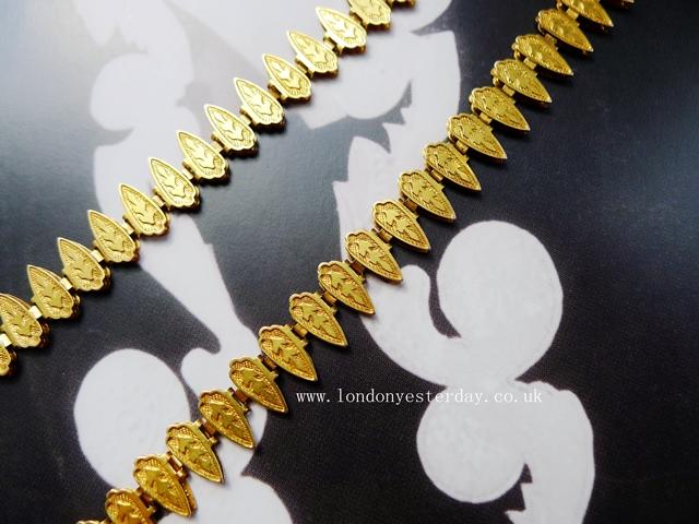 VICTORIAN 15CT GOLD BEAUTIFUL SOLID GOLD NECKLACE