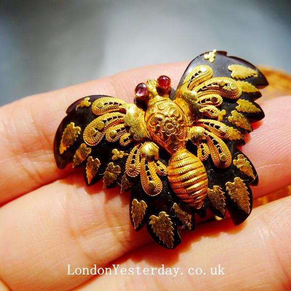 VICTORIAN 18CT GOLD NATURAL TURTOISESHELL GORGEOUS FILIGREE BUTTERFLY BROOCH