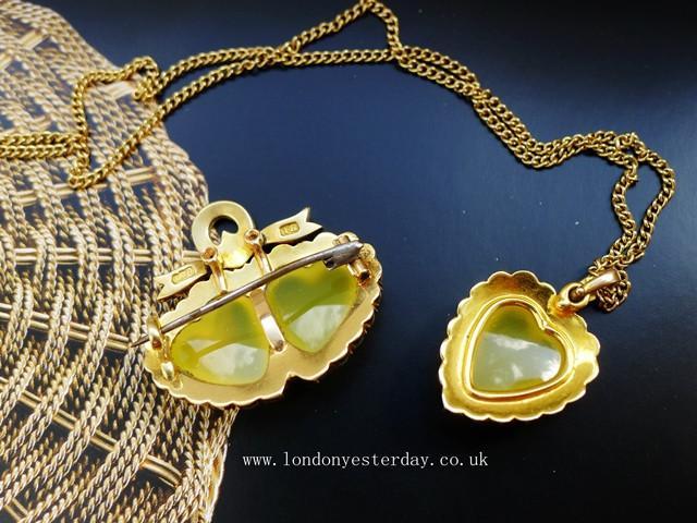 VICTORIAN 18CT GOLD MARKED BEAUTIFUL COLOUR CHRYSOBERYL PEARL HEART PENDANT WITH DOUBLE HEARTS BROOCH