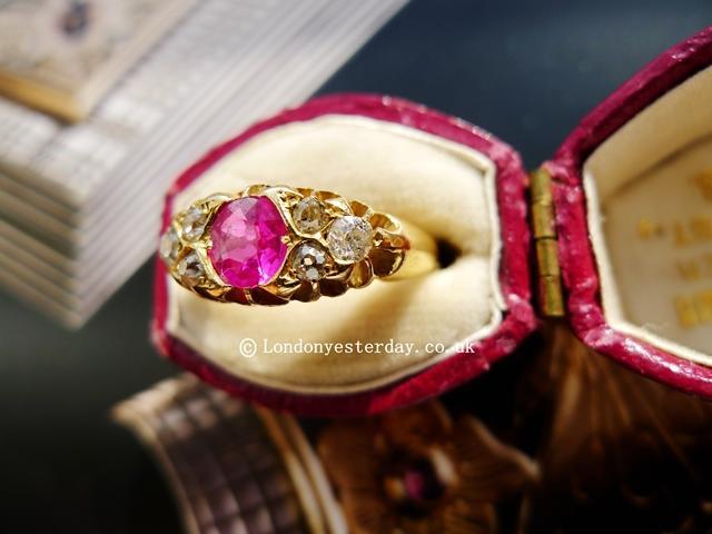 VICTORIAN 18CT GOLD MARKED NATURAL RUBY DIAMOND BEAUTIFUL RING