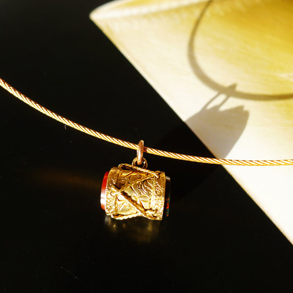 VICTORIAN 15CT GOLD BLOODSTONE DOUBLE SIDED DRUM SEAL PENDANT