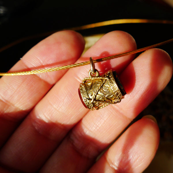 VICTORIAN 15CT GOLD BLOODSTONE DOUBLE SIDED DRUM SEAL PENDANT