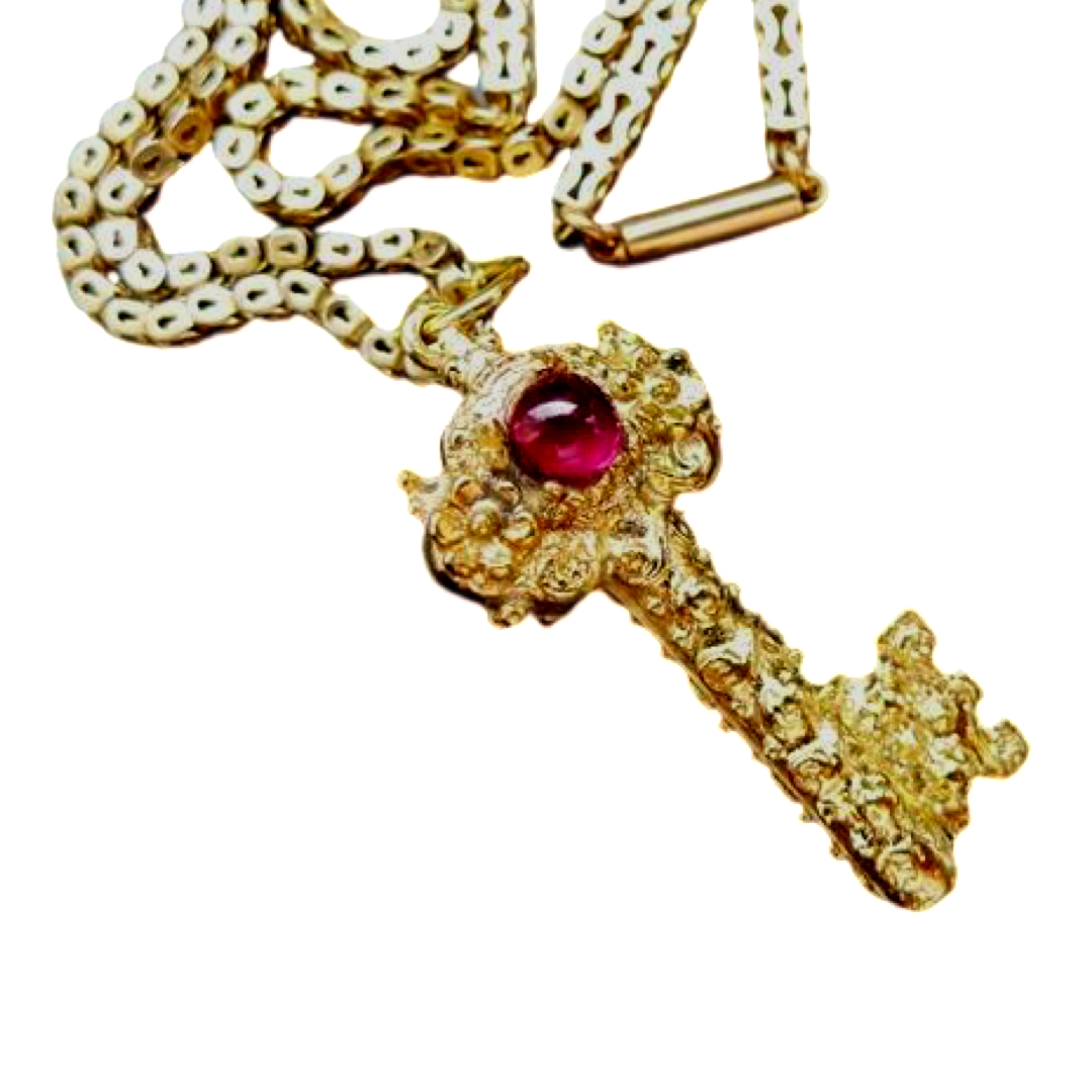 GEORGIAN 15CT GOLD NATURAL GARNET KEY PENDANT WITH 9CT GOLD CHAIN