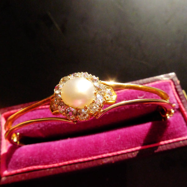 EDWARDIAN 15CT GOLD MARKED MABE PEARL DIAMOND BANGLE